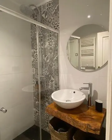 O Nido De David, Un Refuxio Urbano Na Ribeira Sacra *